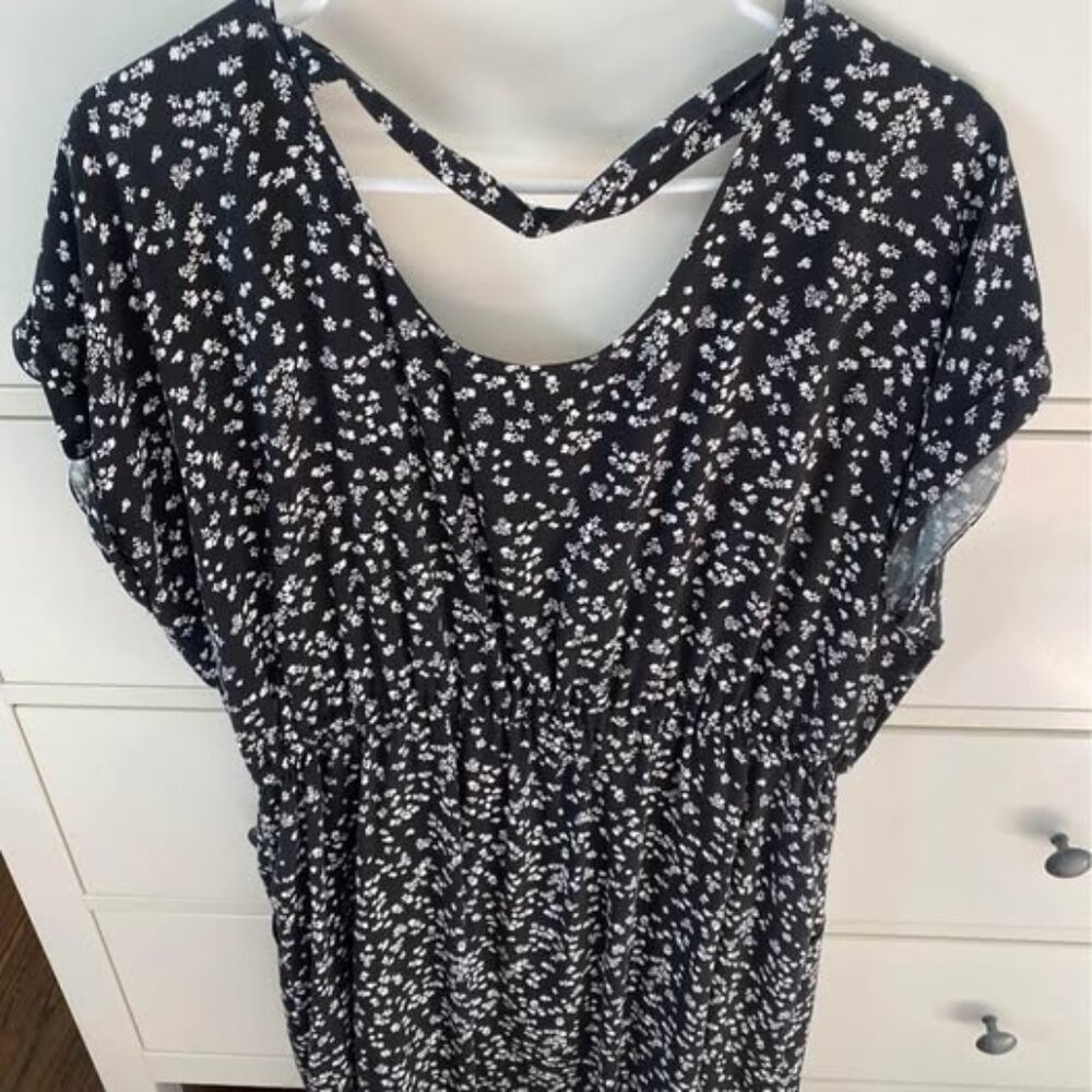Black & white floral print Summer dress w/pockets & strappy back